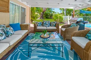 Trinity Charm—Beachside Family Getaway with Pool - Image 4