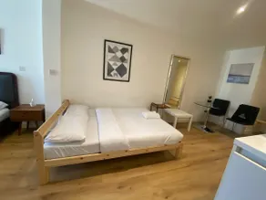 Stylish Sleep6 Flat at Iconic PiccadillyCircus VR6 - Image 4