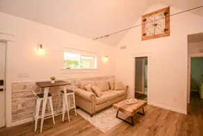 Downtown Rockford Retreat - Image 2