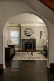 Upscale, Walk to Downtown, 5BD - Image 2