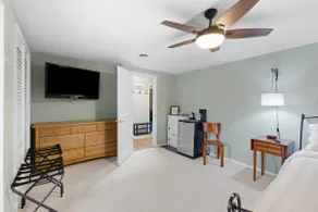 Cozy Private Suite in Hamilton - Image 4