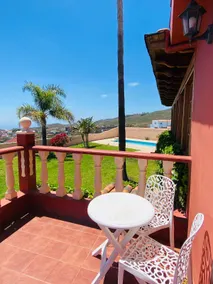 Casa el Pinito | Villa with a Heated Pool - Image 3