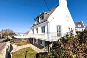 Nice House – Beachfront - Image 2