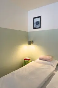 Central vacation studio with parking and cleaning/laundry - Image 5