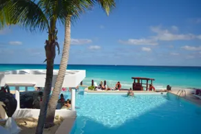 Luxury ocean front apartment, gym, spa, pool, jacuzzi, beach - Image 4