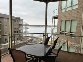Bridges Bay Condo Lake & Pool views! - Image 4