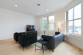 'Condo A' Gallery Suite - Downtown Marion - Image 5