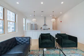 'Condo A' Gallery Suite - Downtown Marion - Image 2