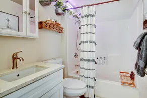 The Boho Beauty-2 bdrm/1ba-EV charger - Image 3