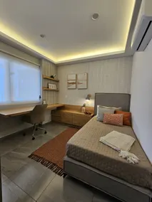 A warm apartment overlooking the lagoon. - Image 5