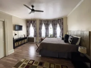 Mikey’s Place - Image 3