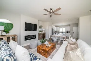 Commons House - Cozy 3BR Townhome -7 Min to LU! - Image 2