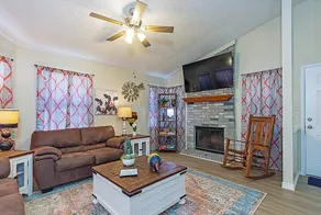 Lufkin Home Away from Home, King Bed, Deck - Image 5