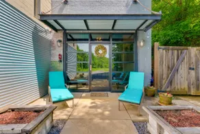 Modern luxury in mountain town! - Image 2