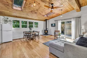 Cozy Cottage |Quintessential CT | Pet Friendly - Image 2
