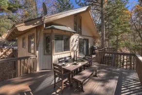 Everwood Serenity Treehouse on Sledding Hill - Image 2