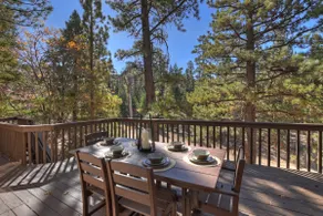 Everwood Serenity Treehouse on Sledding Hill - Image 3