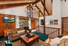 Everwood Serenity Treehouse on Sledding Hill - Image 5
