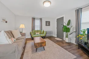Cozy 2BR Cottage Near UD & Miami Valley Hospital - Image 2