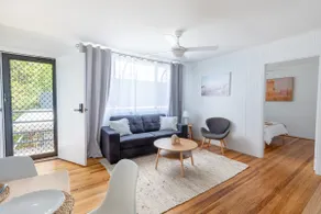 Freshly Renovated,600m to Main Beach| Pet Friendly - Image 4