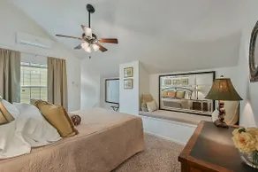 Villa Navidad ~ Aggieland Vacation Rentals (Navidad, Texas) - Image 2
