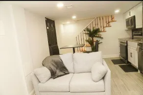 1 Bed 1 Bath Suite - Image 4