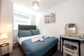 Earp House - Allerton Liverpool Stay - Sleeps 7 - Image 2