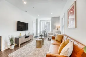 ”La Casa Bianca” 3 Bed Home by H St & Union Market - Image 5