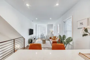 ”La Casa Bianca” 3 Bed Home by H St & Union Market - Image 3
