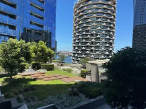 Urban Retreat Modern Elegance in Docklands - Image 3