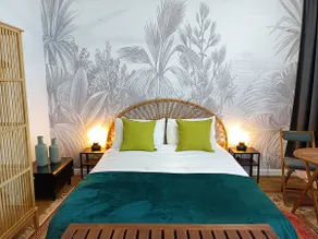 Ground Floor Queen Room - Image 5