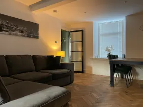 Spacious apartment with hot tub - Image 3