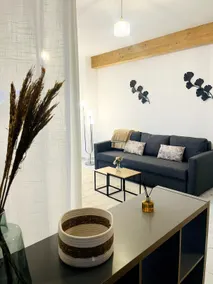Modern & Warm - Large Free Parking - Image 2
