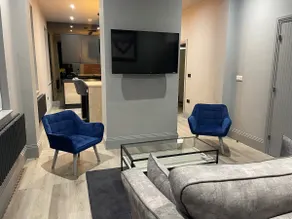 Luxury flat near beach & station - Image 5