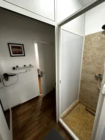 Cozy Urban Retreat - Image 5