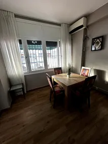 Cozy Urban Retreat - Image 4