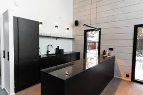 Spacious modern 6-bedroom villa - Image 5