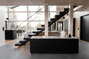 Spacious modern 6-bedroom villa - Image 3