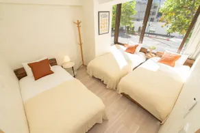 4 min walk to Otemachi station! 12 min walk to Tokyo Station! Spacious 3LDK, large glass windows with good lighting, elevator, convenient transportation, walking distance to the Imperial Palace! - Image 4