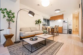 4 min walk to Otemachi station! 12 min walk to Tokyo Station! Spacious 3LDK, large glass windows with good lighting, elevator, convenient transportation, walking distance to the Imperial Palace! - Image 2