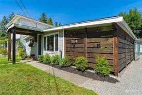 Modern Beach House Bungalow - Image 3