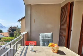 Apartment in a lakeside complex. Swimming pool, private dock, covered garage - Image 2