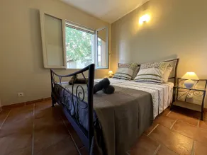 MEGET STILLT HUS MED POOL I FULL LUBERON - Image 4