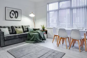 Stylish 2 bedroom flat - 15 minutes to Liverpool City Centre - Image 3