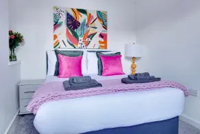 Modern 2 bedroom flat near Liverpool City Centre - Image 5