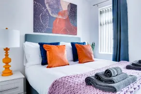 Modern 2 bedroom flat near Liverpool City Centre - Image 4