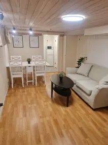 Cozy Basement Apartment - Image 2
