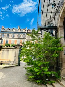 Le Maupassant, beautiful setting in the city center - Image 4