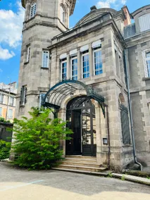 Le Maupassant, beautiful setting in the city center - Image 3