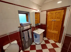 Orchard House - Image 5